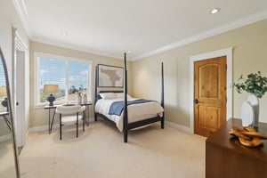 Eastbourne Dr-S2702-066r.jpg