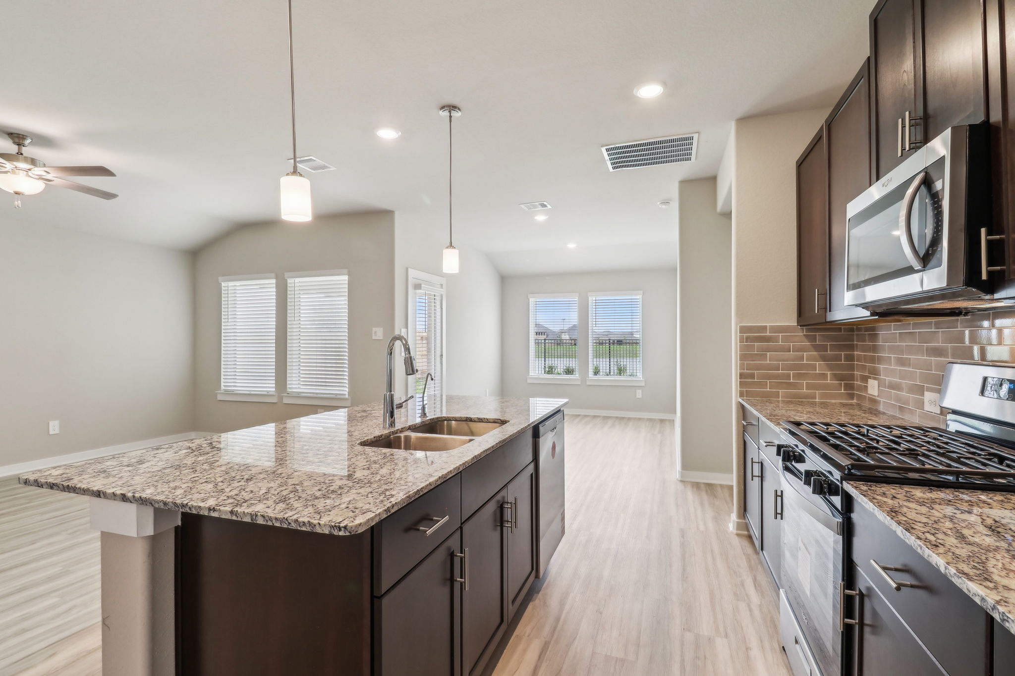 Houston - Massey Oaks - 5107 Magnolia Springs Lane, Pearland, TX 77584 - 011