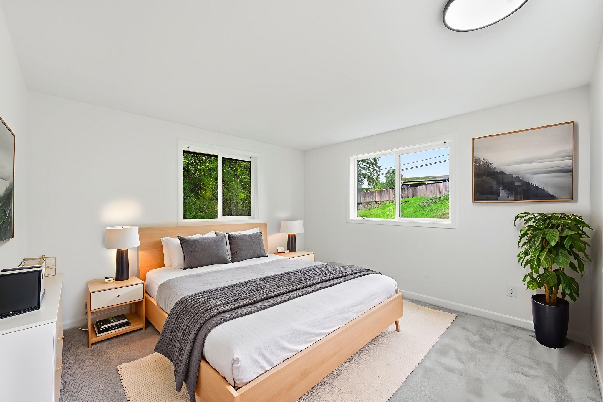 _DSC4804 virtually staged.jpeg