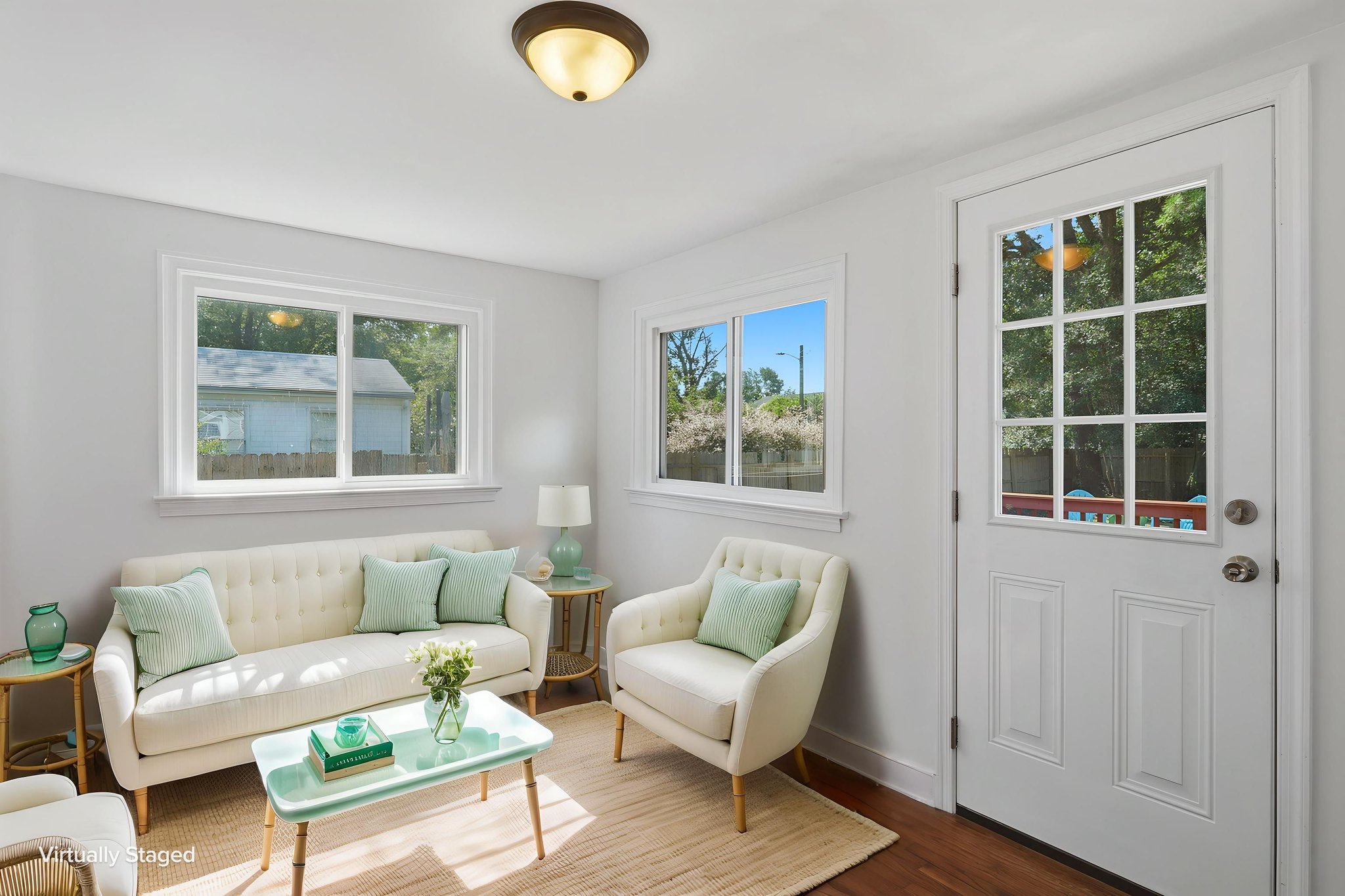13-Sunroom virtually staged.jpeg