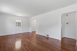 06-Living Room