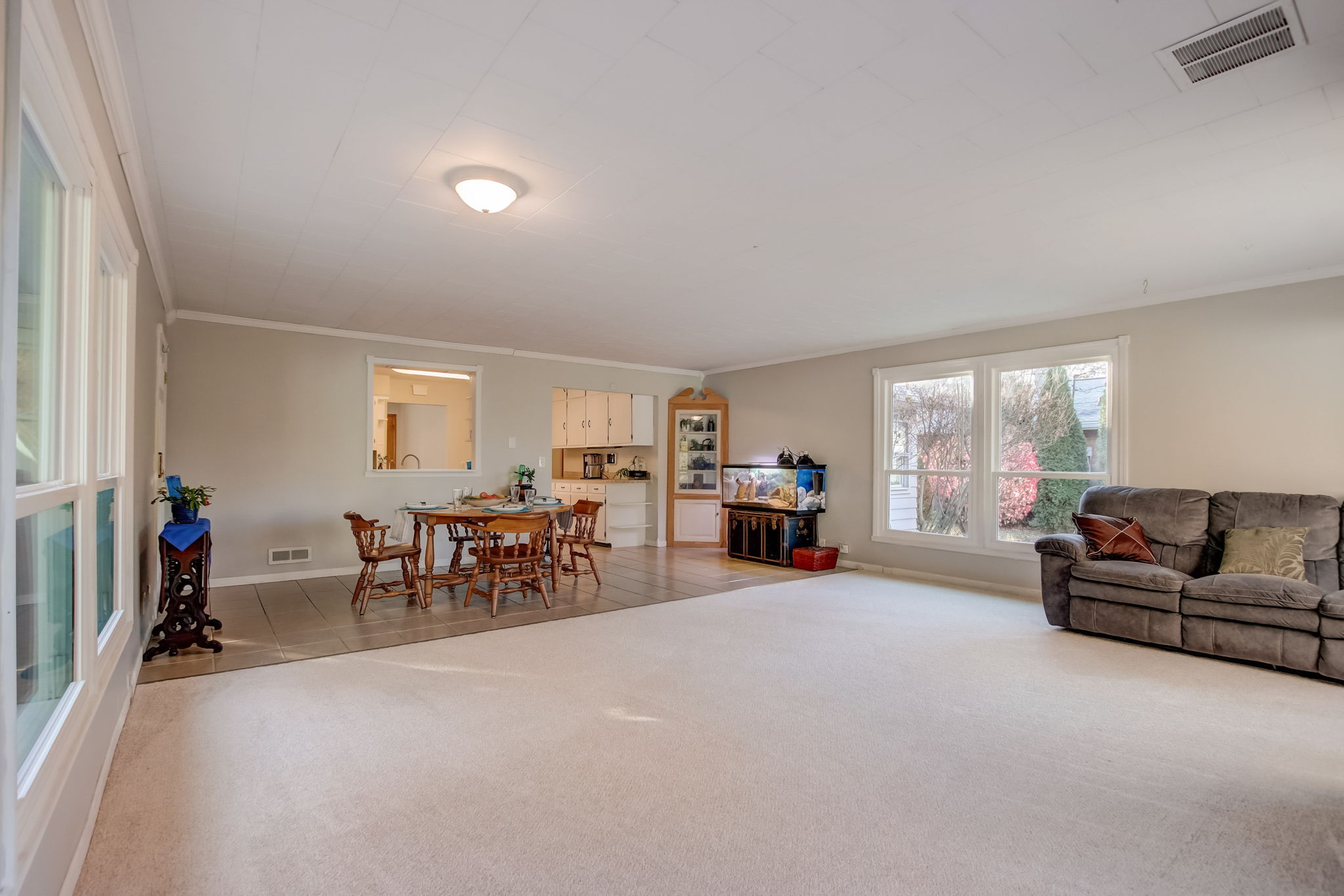  Lakeview Dr -020