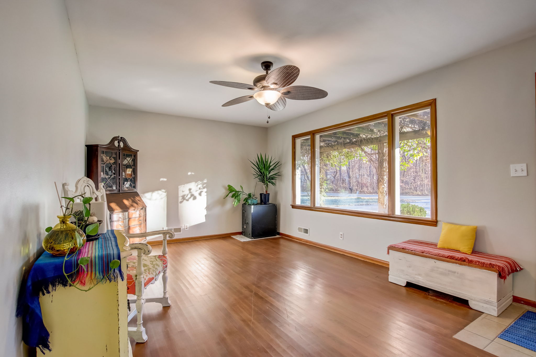  Lakeview Dr -006