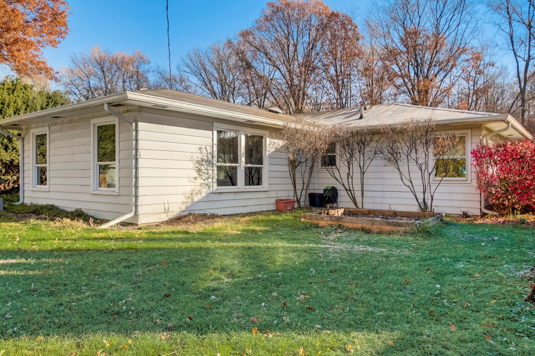  Lakeview Dr -030