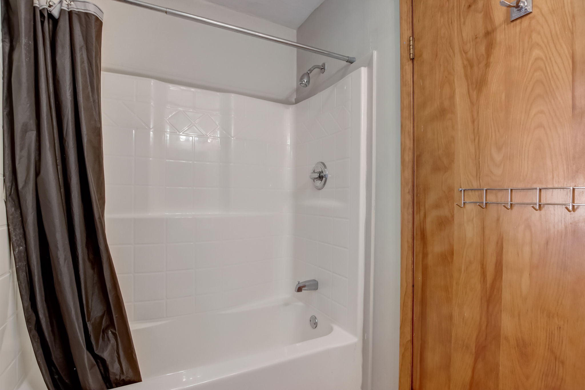  Lakeview Dr -015