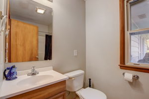  Lakeview Dr -014