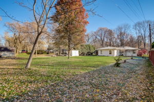  Lakeview Dr -033