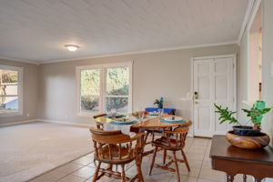  Lakeview Dr -016