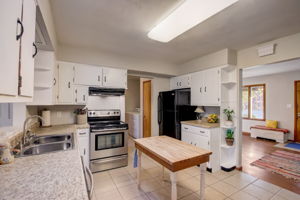  Lakeview Dr -010