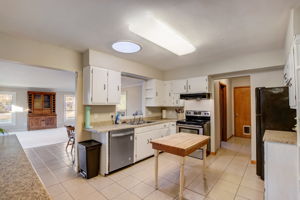  Lakeview Dr -009