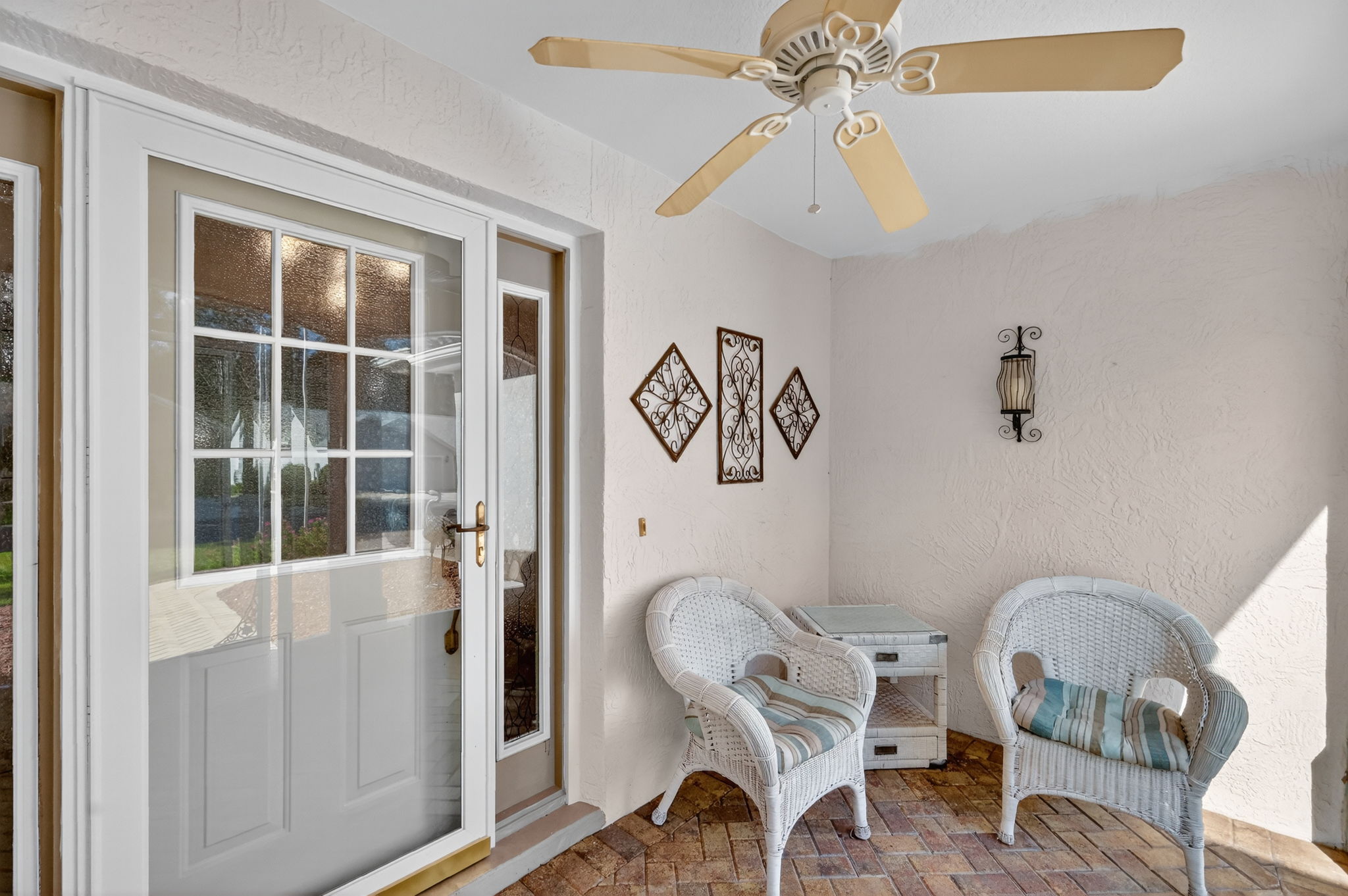 Screened Front Porch and Entry