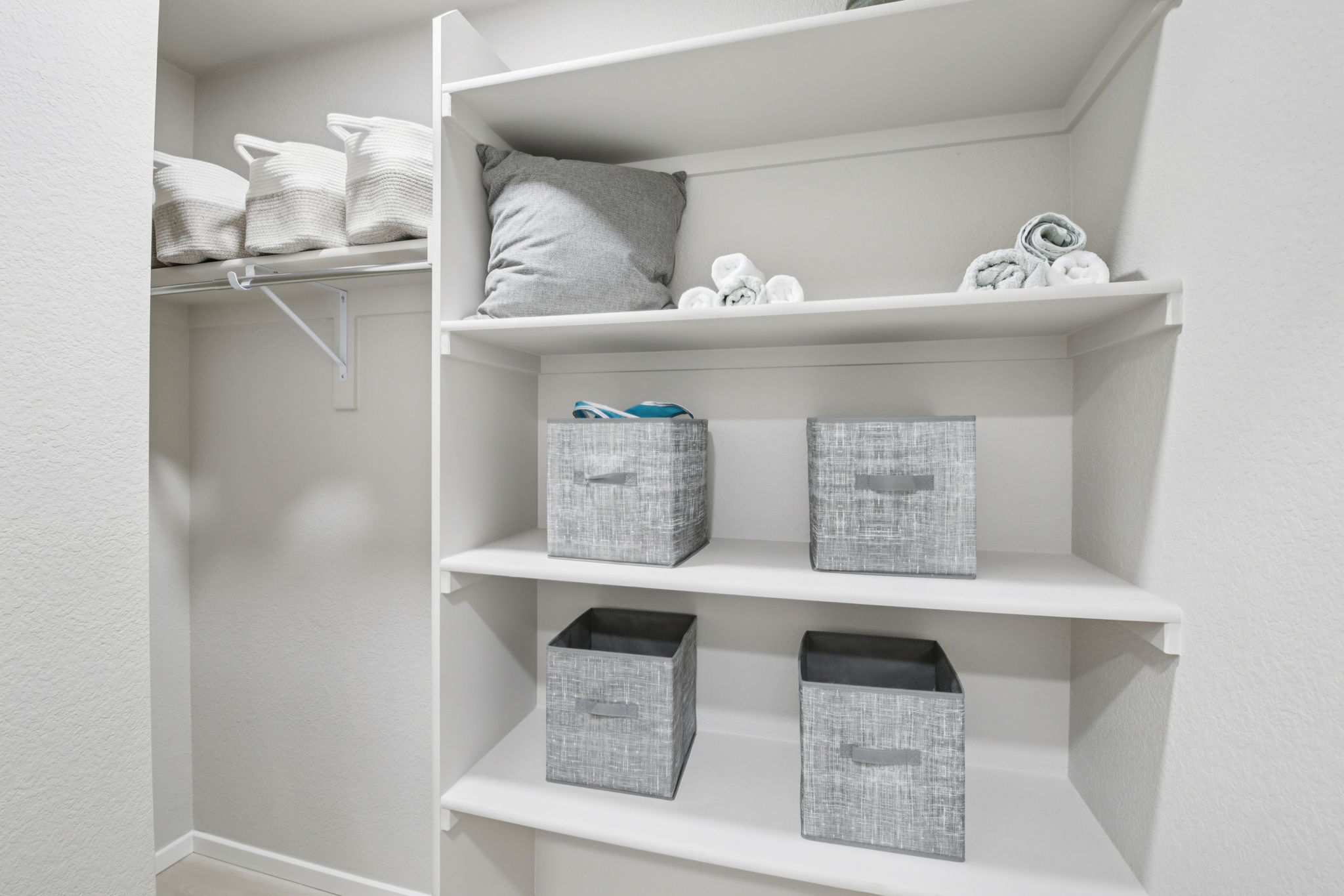 511 N Aria Way-S1912-027