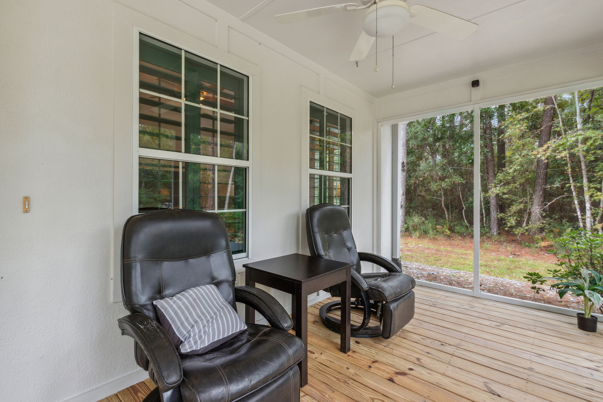 Screened-in Porch