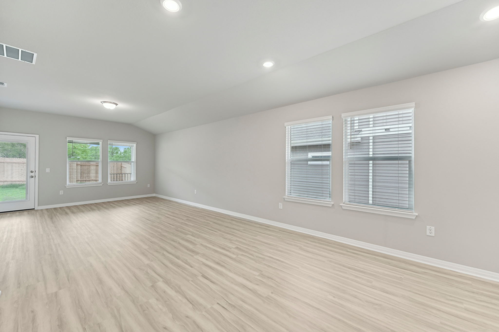 Austin - Lexington Parke - 5113 Stockton Ln Austin TX 78617 - 009