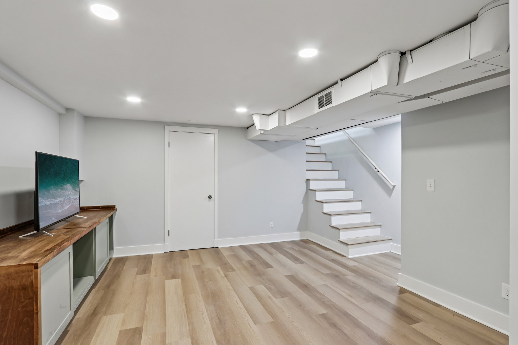Carvel Ave-S1405-036.jpg