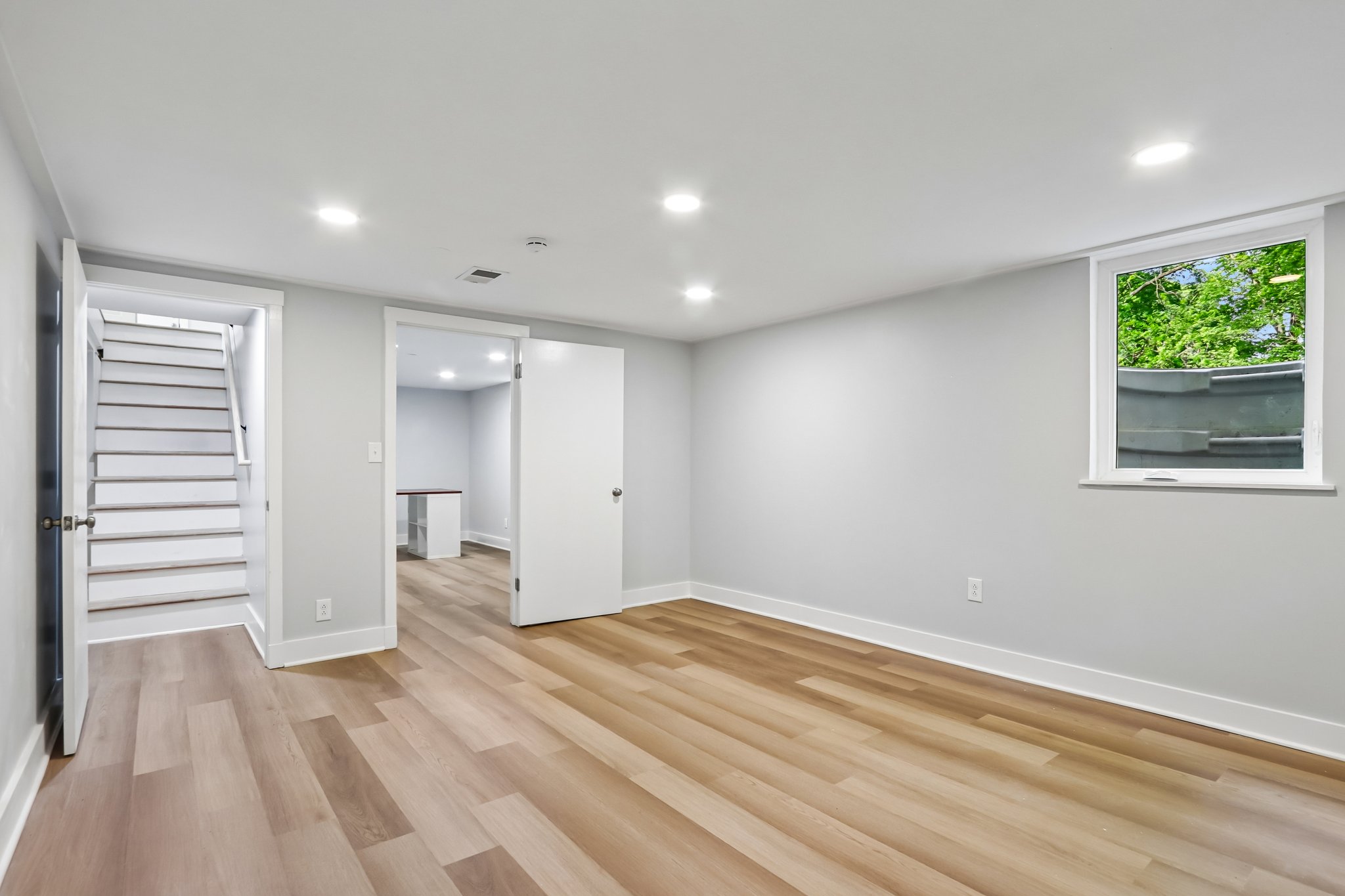 Carvel Ave-S1405-038.jpg