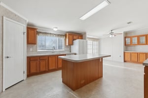 Apollo Ave-1005-018.jpg