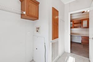 Apollo Ave-1005-038.jpg