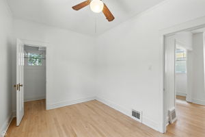 5116 N St Louis Ave_007