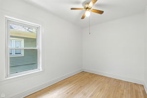 5116 N St Louis Ave_010
