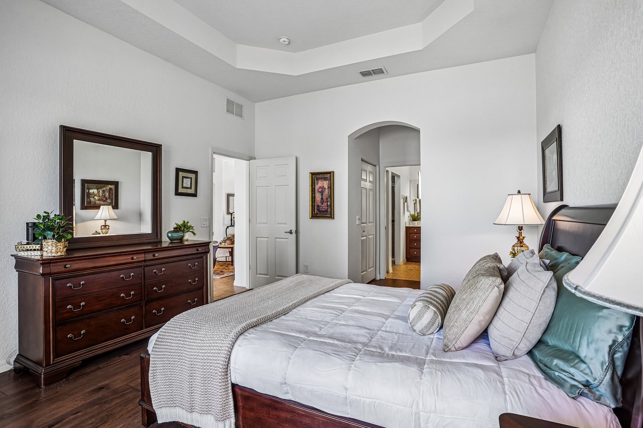 Neptune Cir-S0805-024.jpg