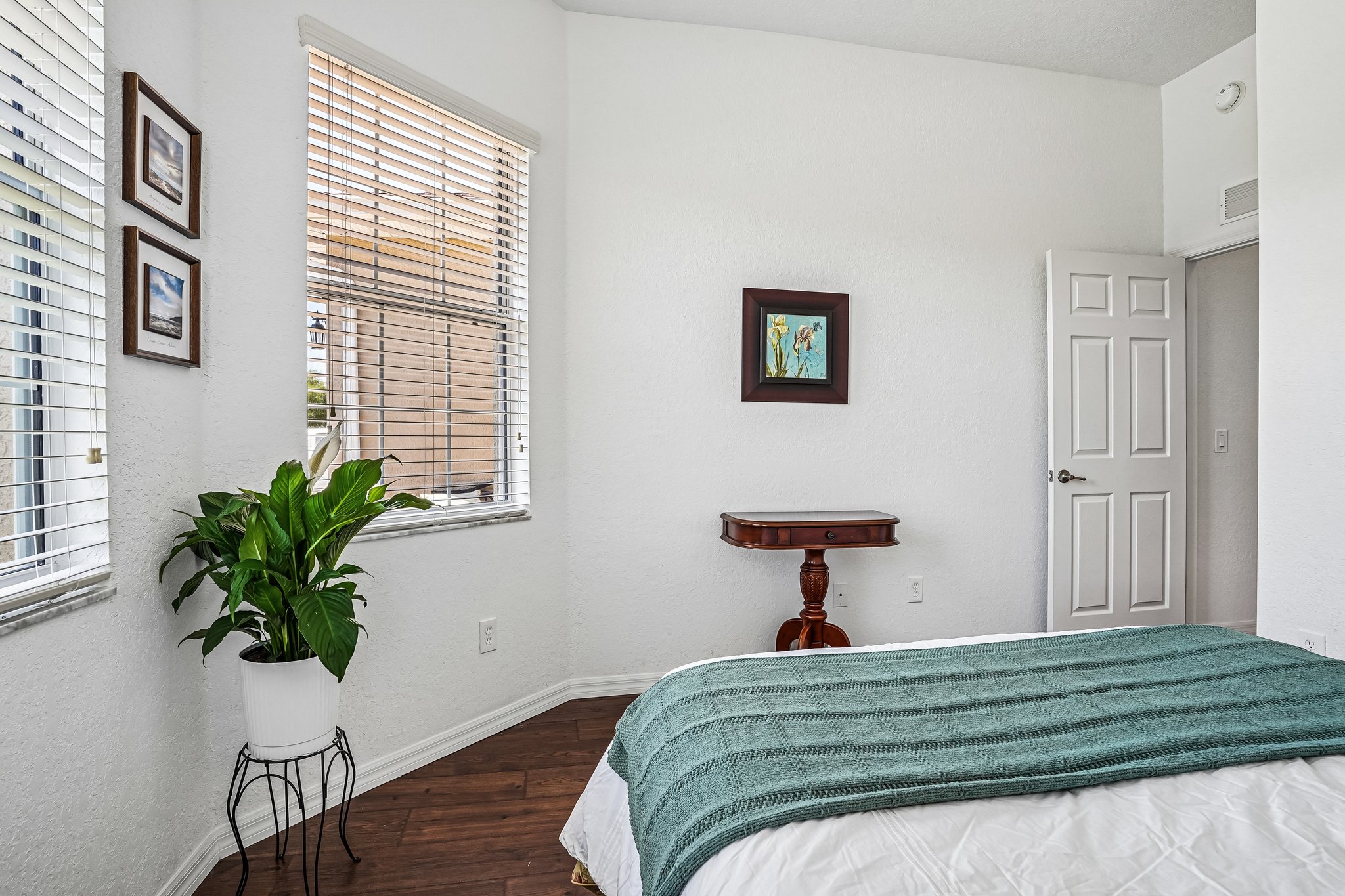 Neptune Cir-S0805-031.jpg