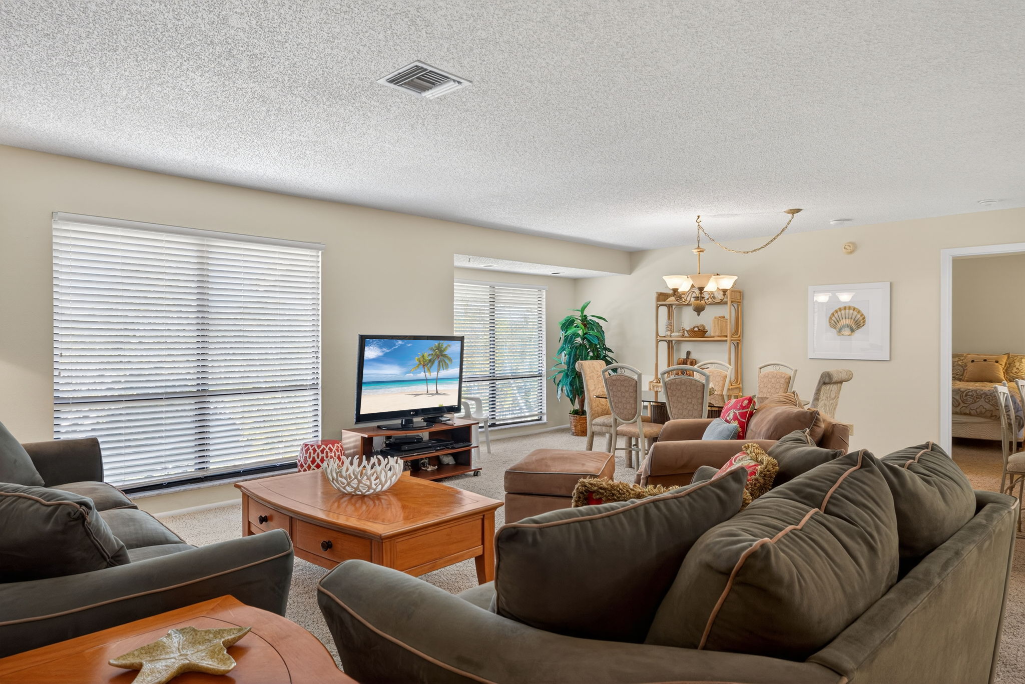 Living Room 3 of 4