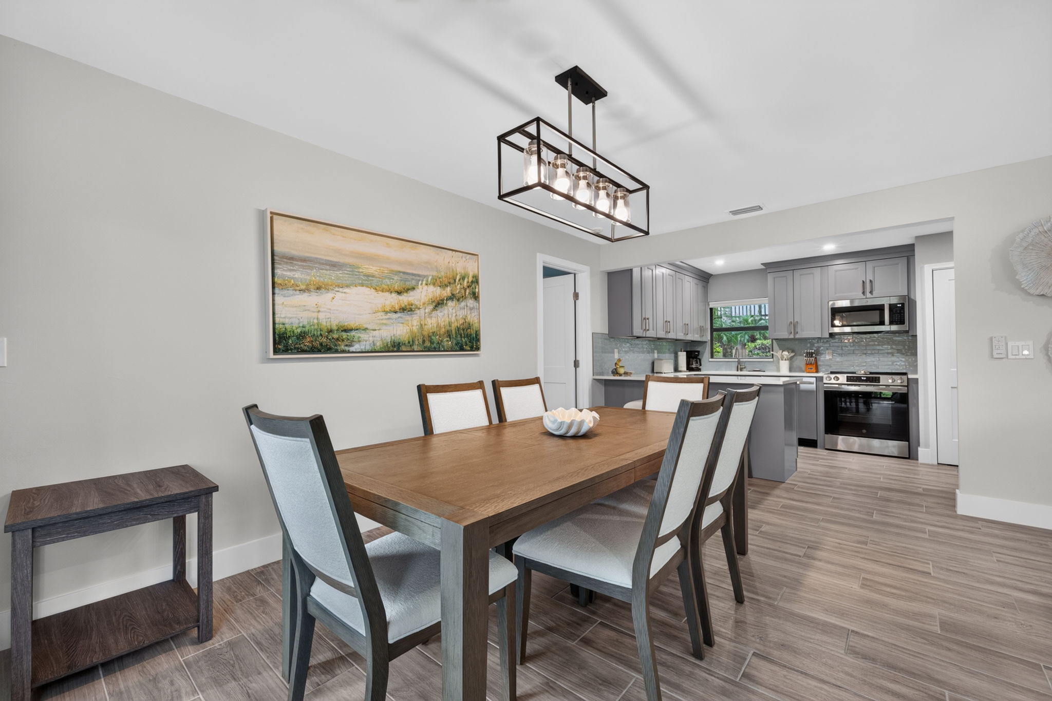 Dining Room 2 of 2