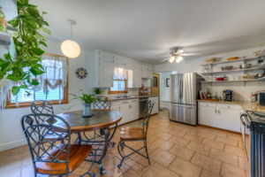 Kitchen/Eating Area
