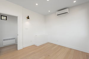  Photo 34