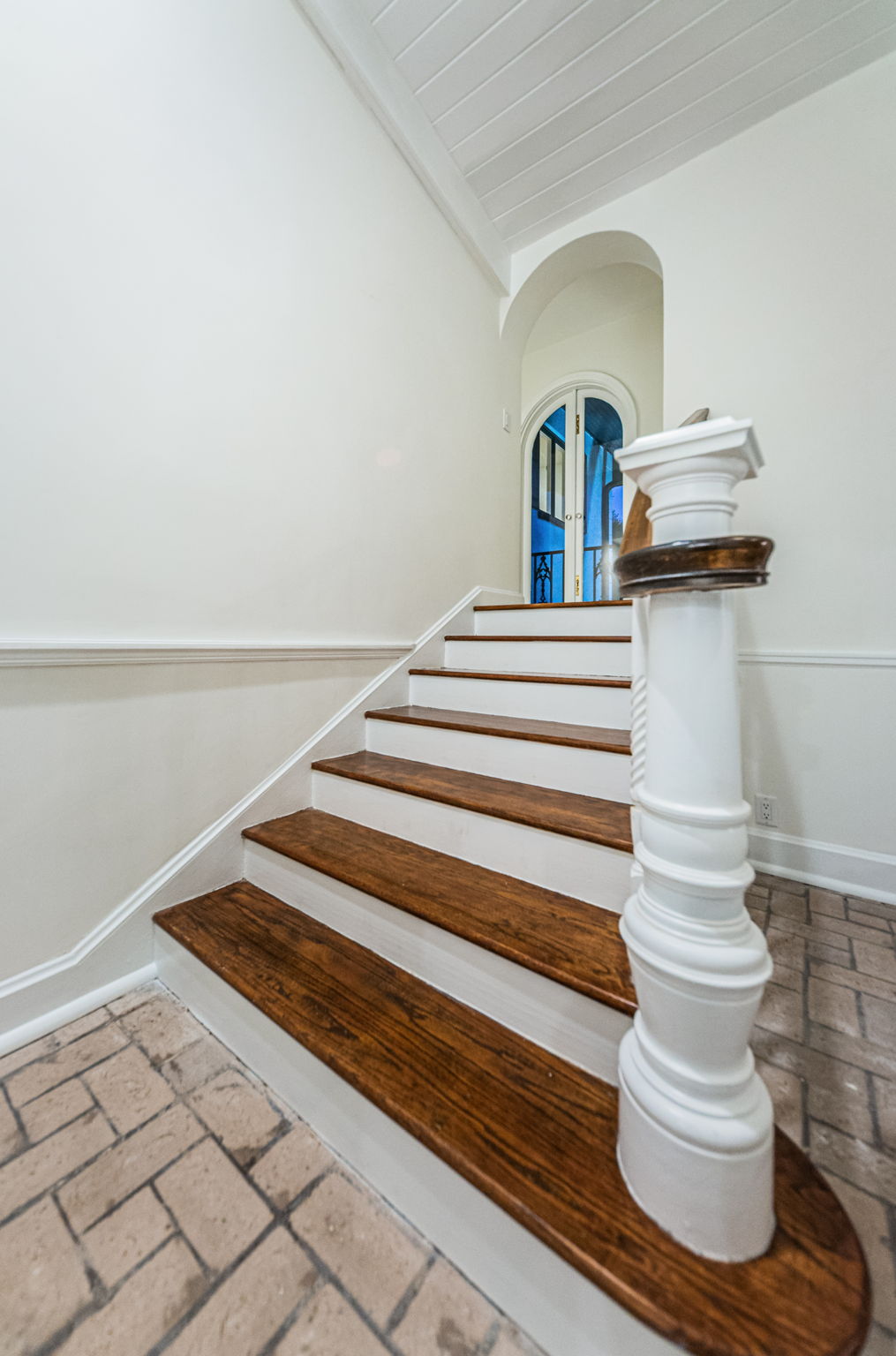 Staircase to Upper Level Bedrooms