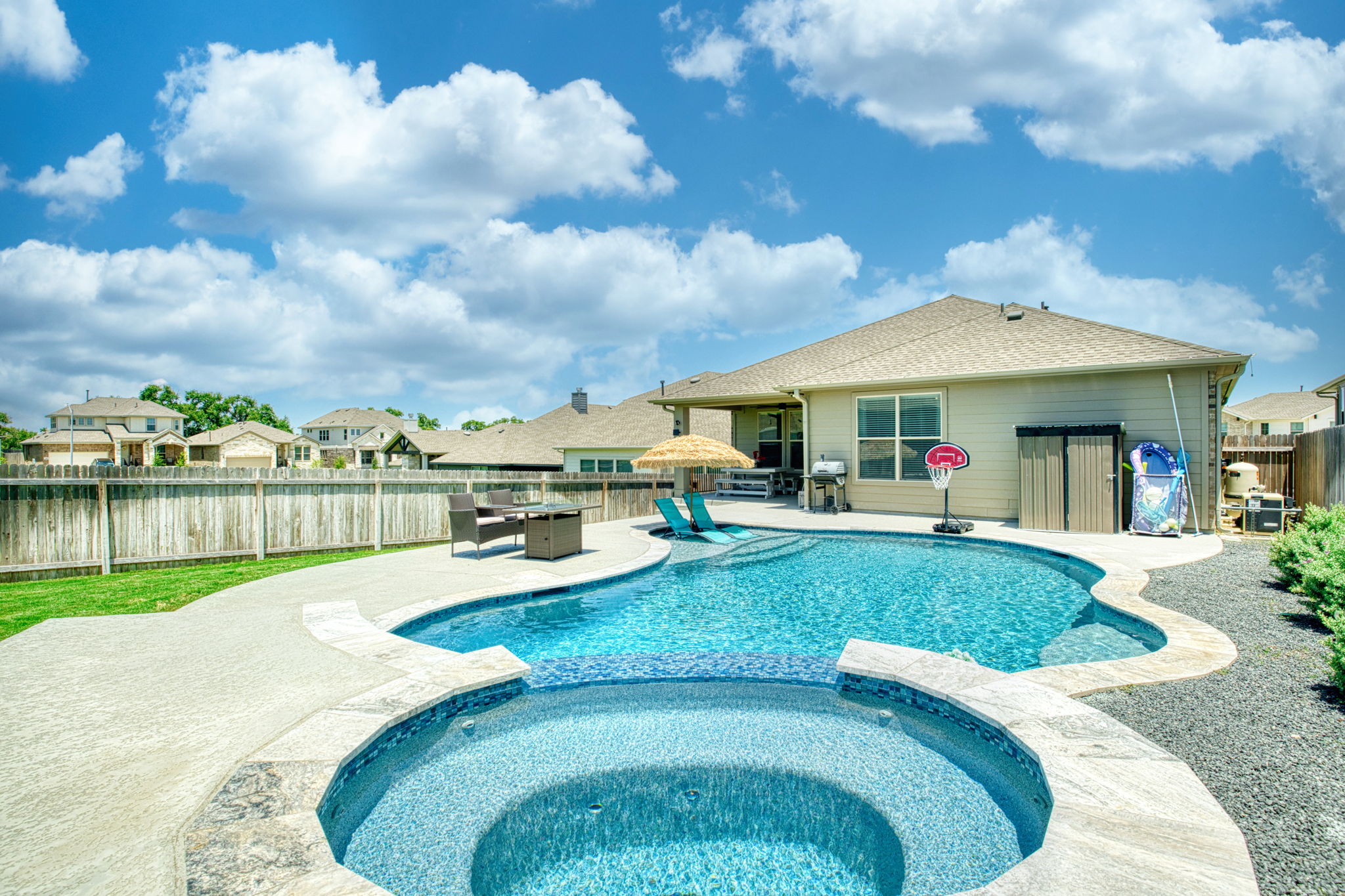 Back of House/Pool/Hot Tub