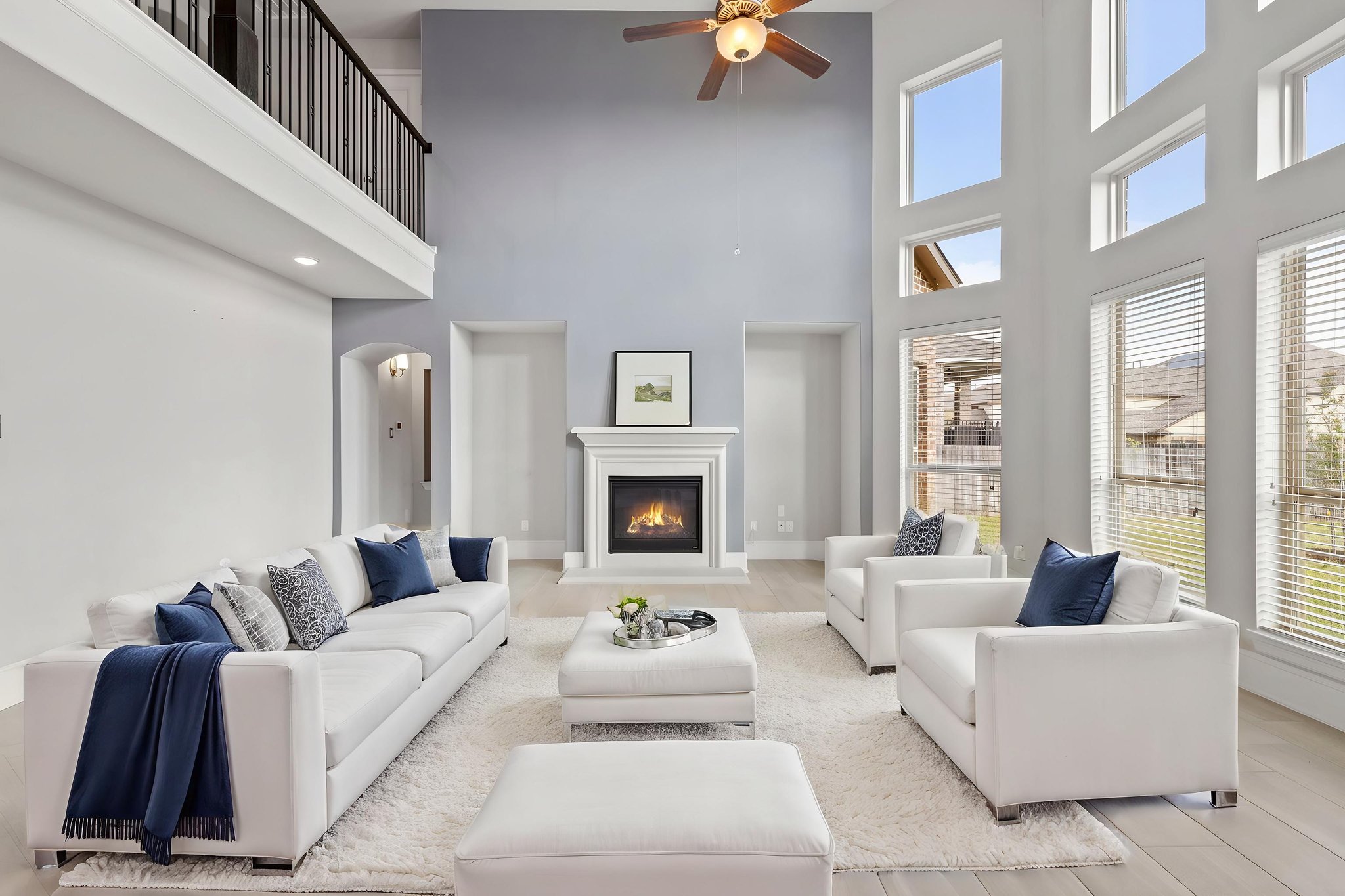 0M6A7321 virtually staged.jpeg