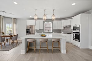 0M6A7278 virtually staged.jpeg