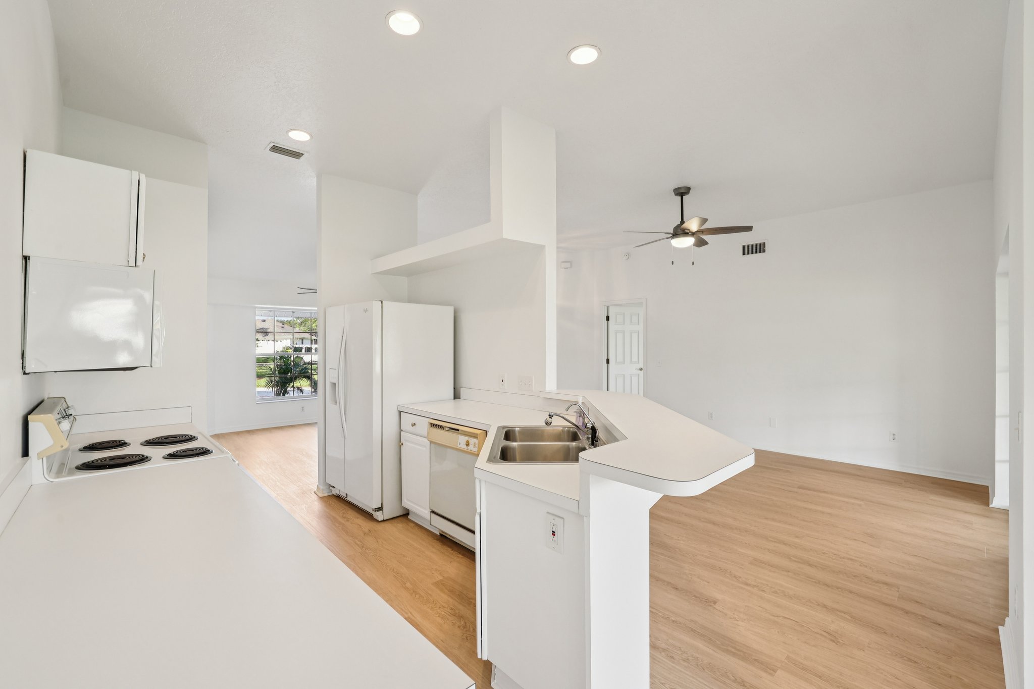 Juniper Way-S0811-018.jpg