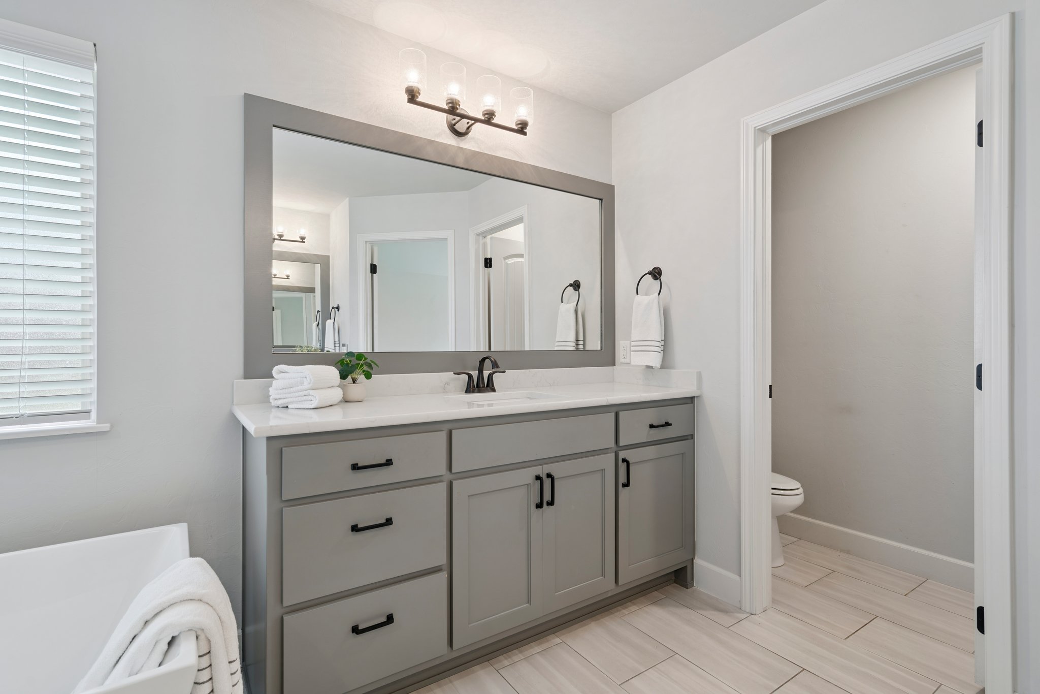 512 NW 186th St_029.jpg