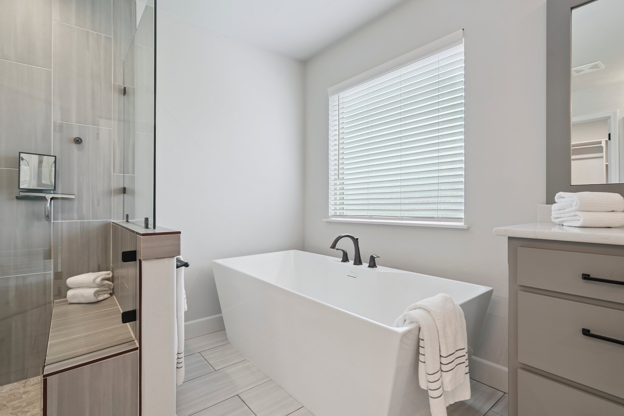 512 NW 186th St_030.jpg