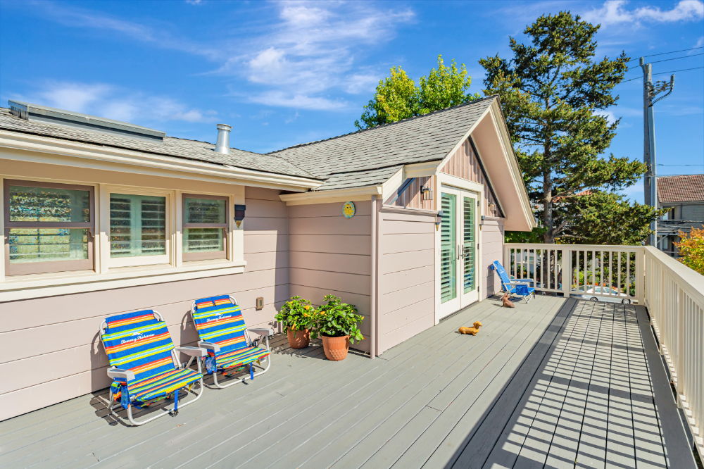 Upper unit larger deck