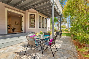 Lower unit backyard/deck