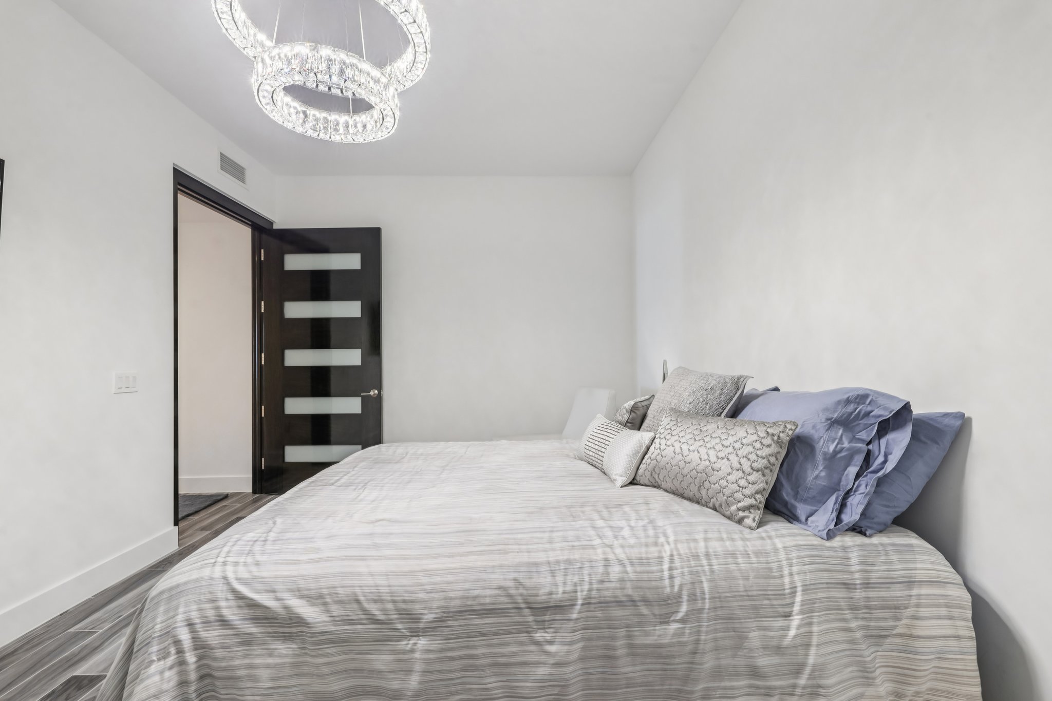 Marina Way-S0811-027r.jpg