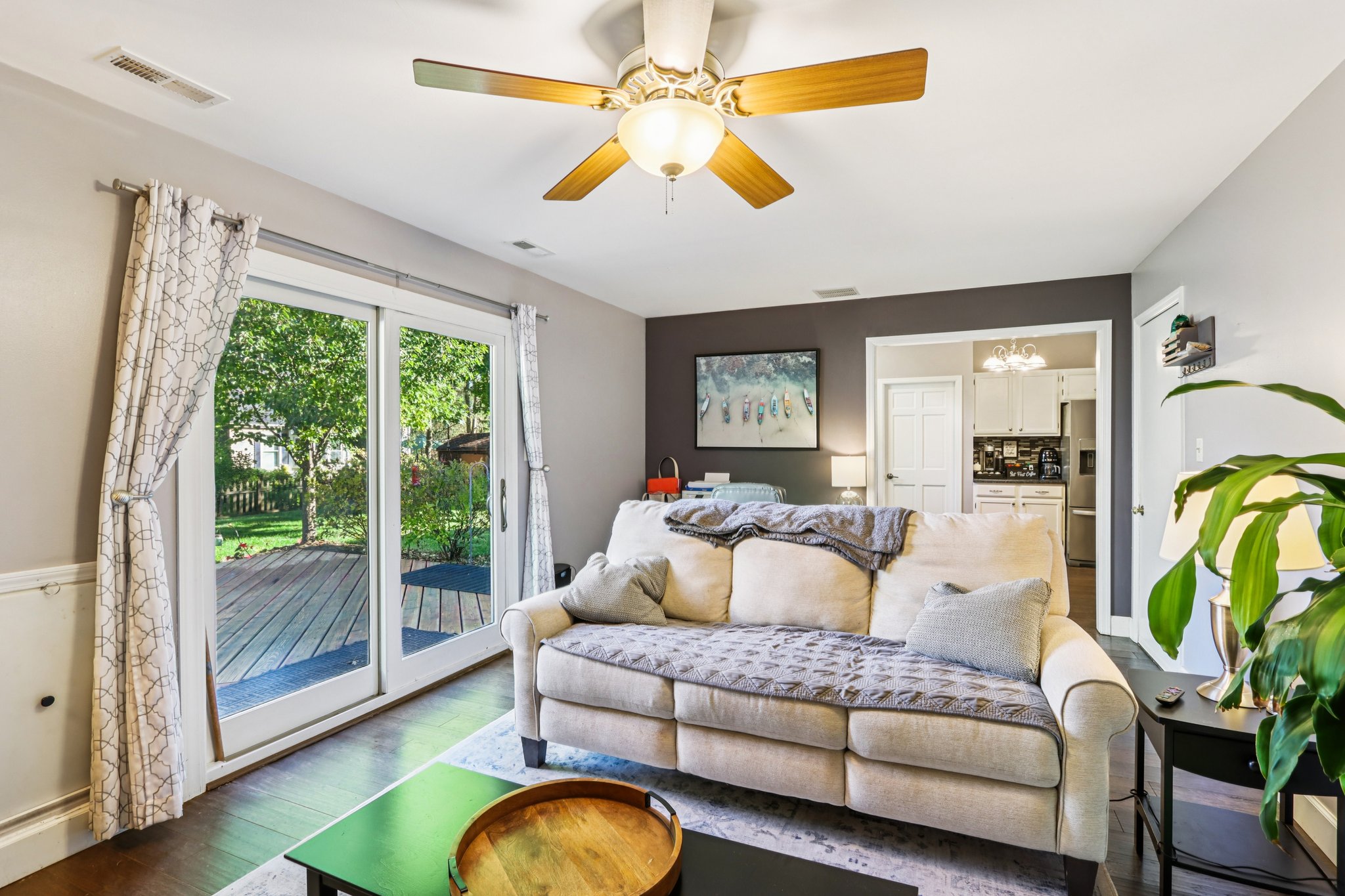 Red Pine Ave-S2710-014.jpg