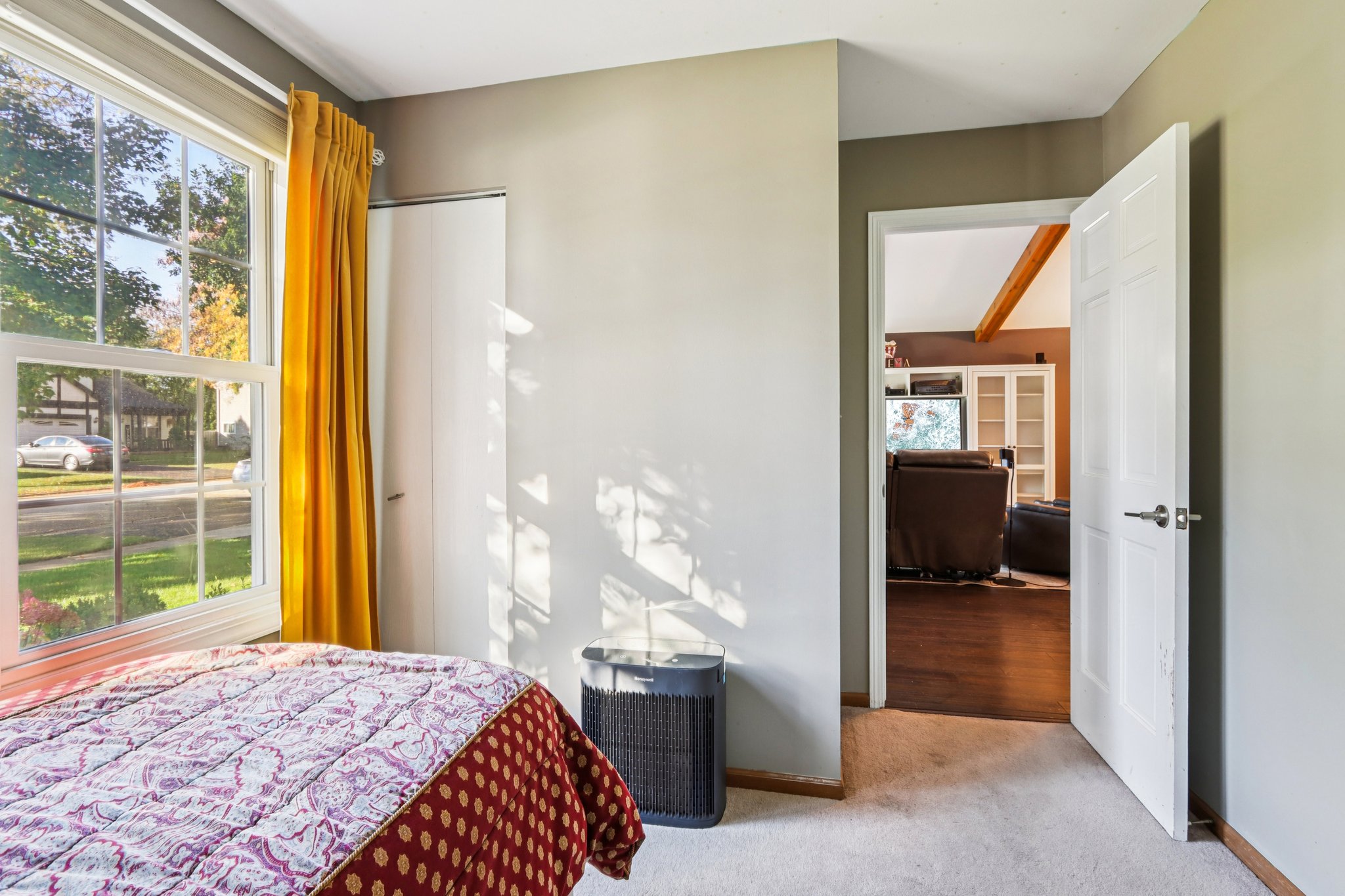 Red Pine Ave-S2710-030.jpg