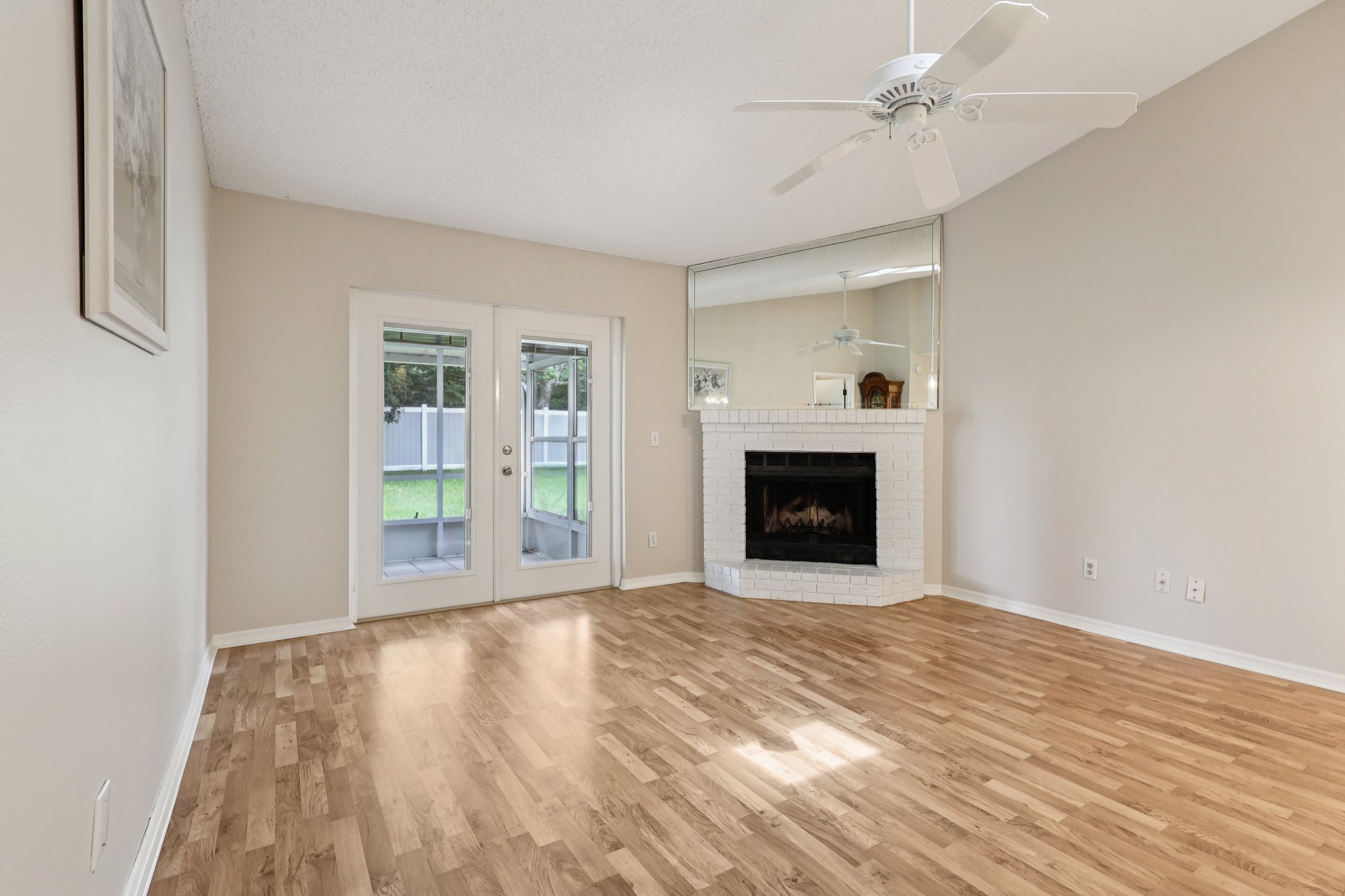Lazy Oaks Dr-S0909-009.jpg