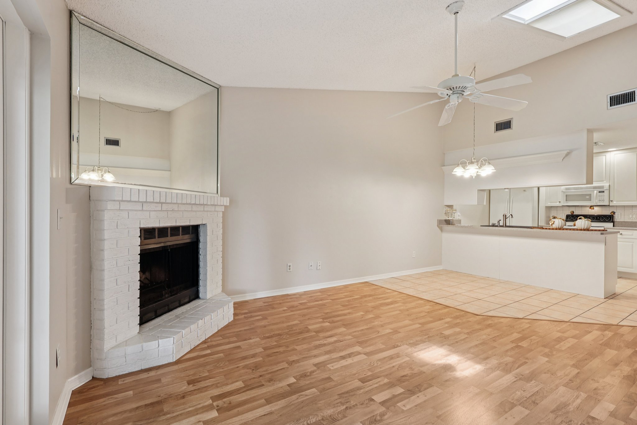 Lazy Oaks Dr-S0909-010.jpg