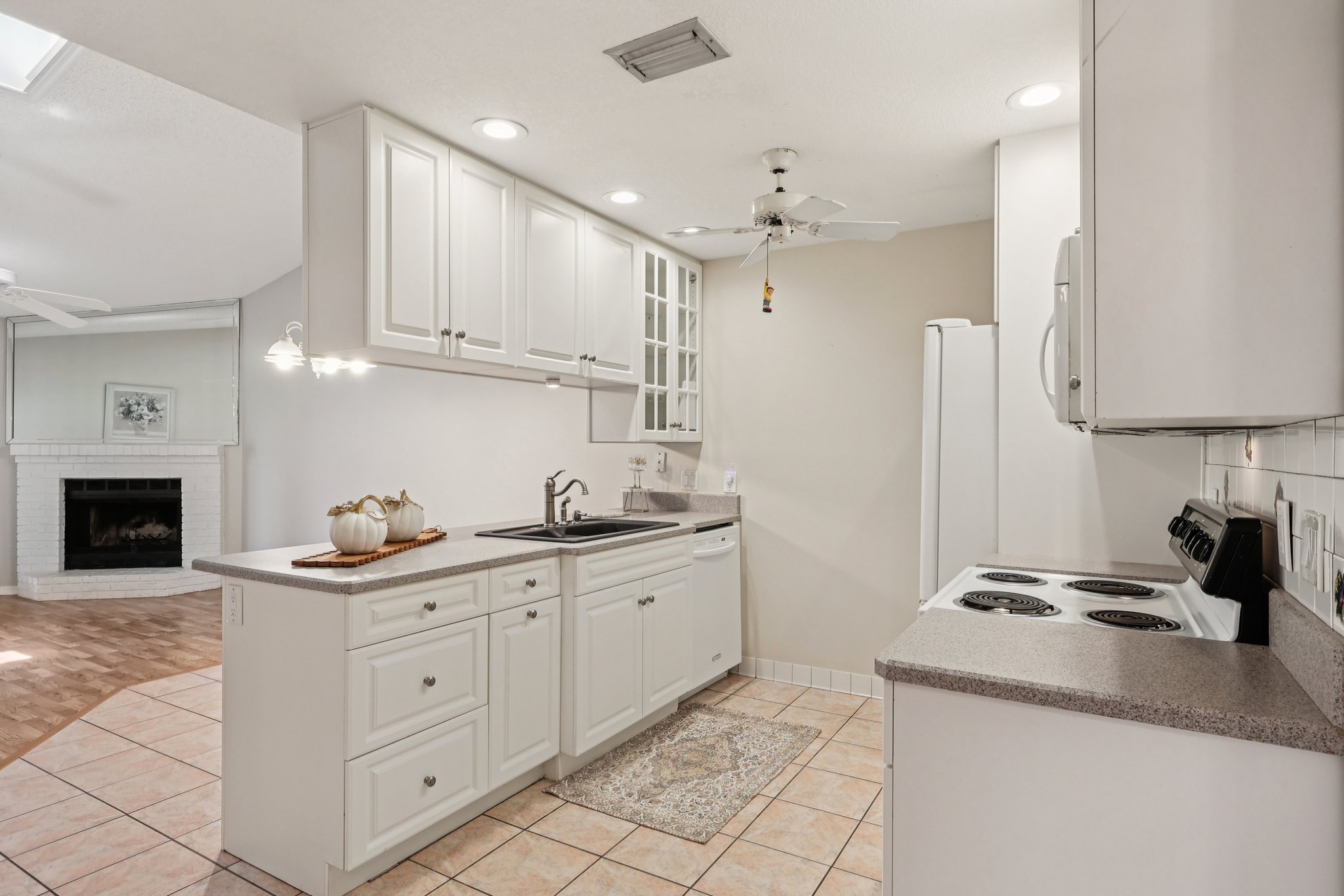 Lazy Oaks Dr-S0909-019.jpg