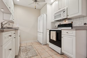 Lazy Oaks Dr-S0909-021.jpg