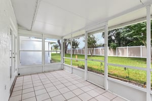 Lazy Oaks Dr-S0909-037.jpg