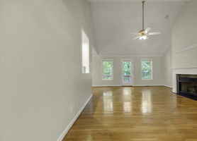  Photo 0