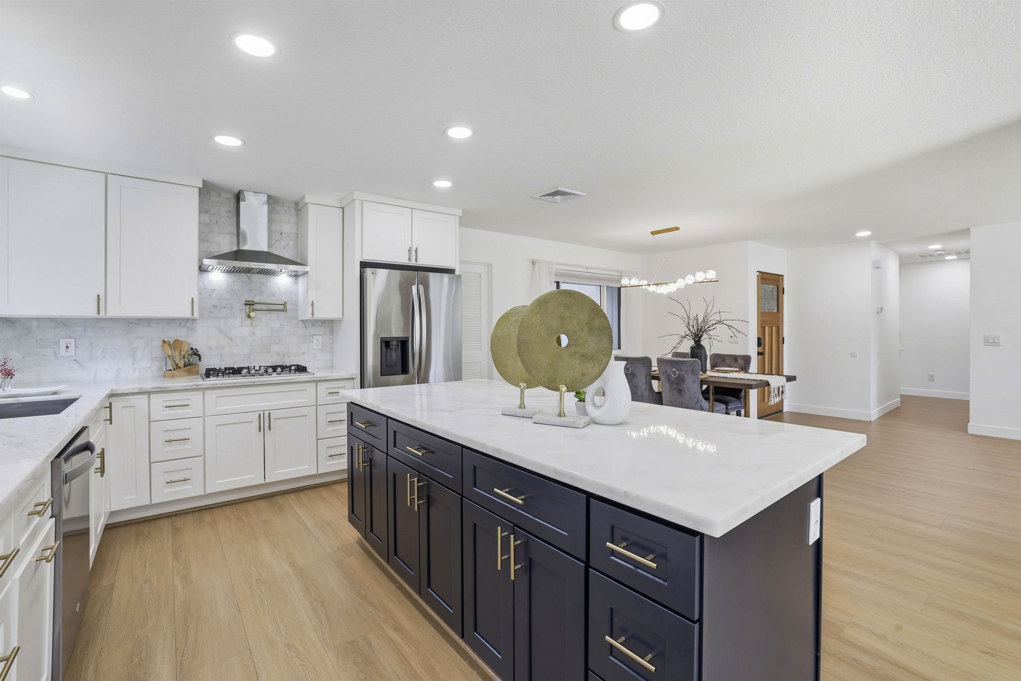 016_F8_5124 Filbert Ave