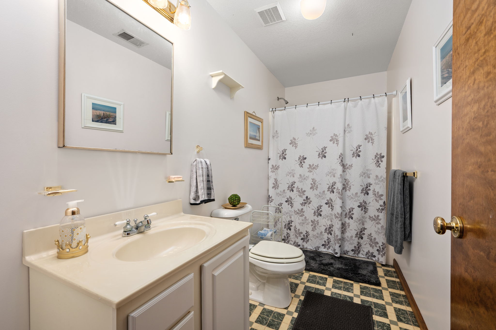 5124-The-Woods-Rd-TL-Full-Bath